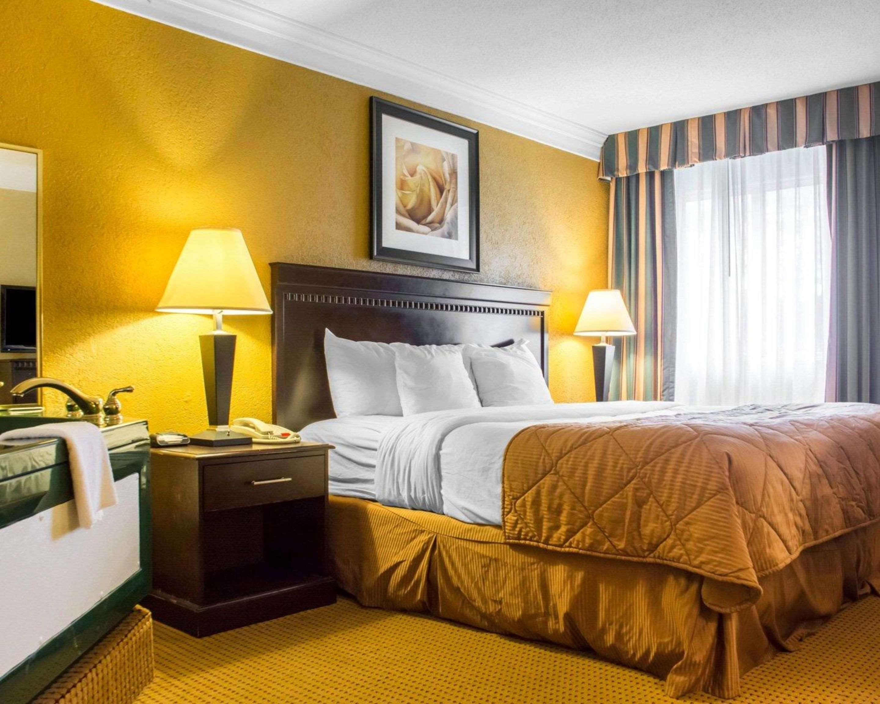 Quality Inn And Suites Fairgrounds - Syracuse Seneca Knolls Экстерьер фото