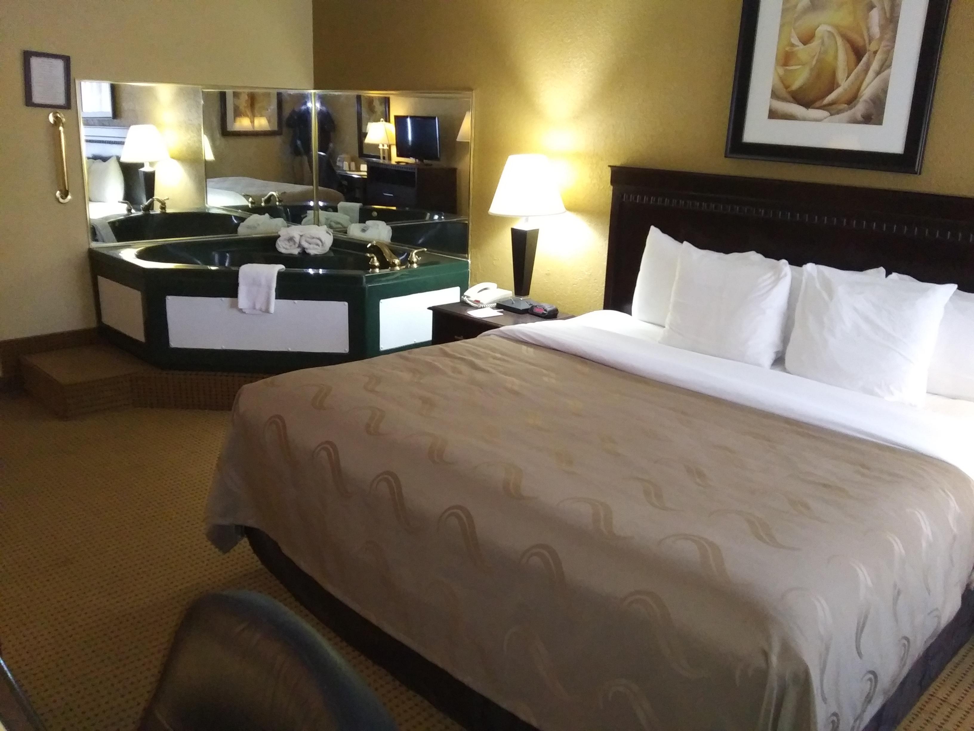Quality Inn And Suites Fairgrounds - Syracuse Seneca Knolls Экстерьер фото