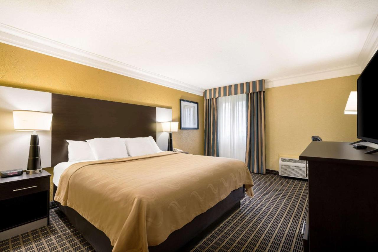 Quality Inn And Suites Fairgrounds - Syracuse Seneca Knolls Экстерьер фото
