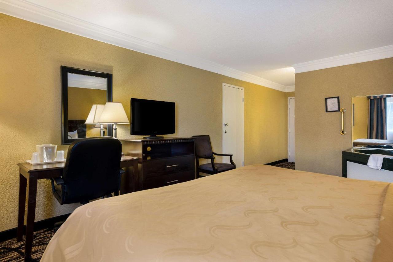 Quality Inn And Suites Fairgrounds - Syracuse Seneca Knolls Экстерьер фото