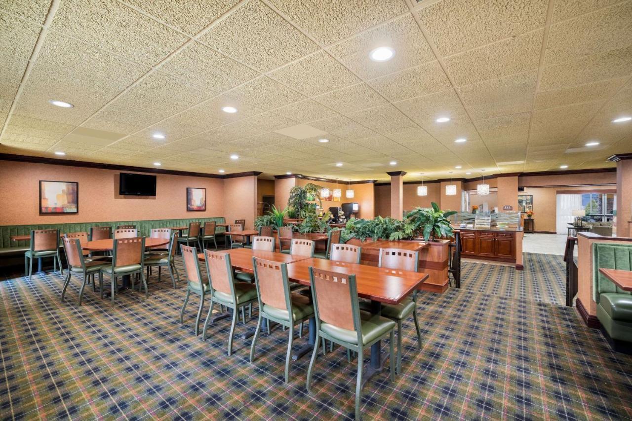 Quality Inn And Suites Fairgrounds - Syracuse Seneca Knolls Экстерьер фото