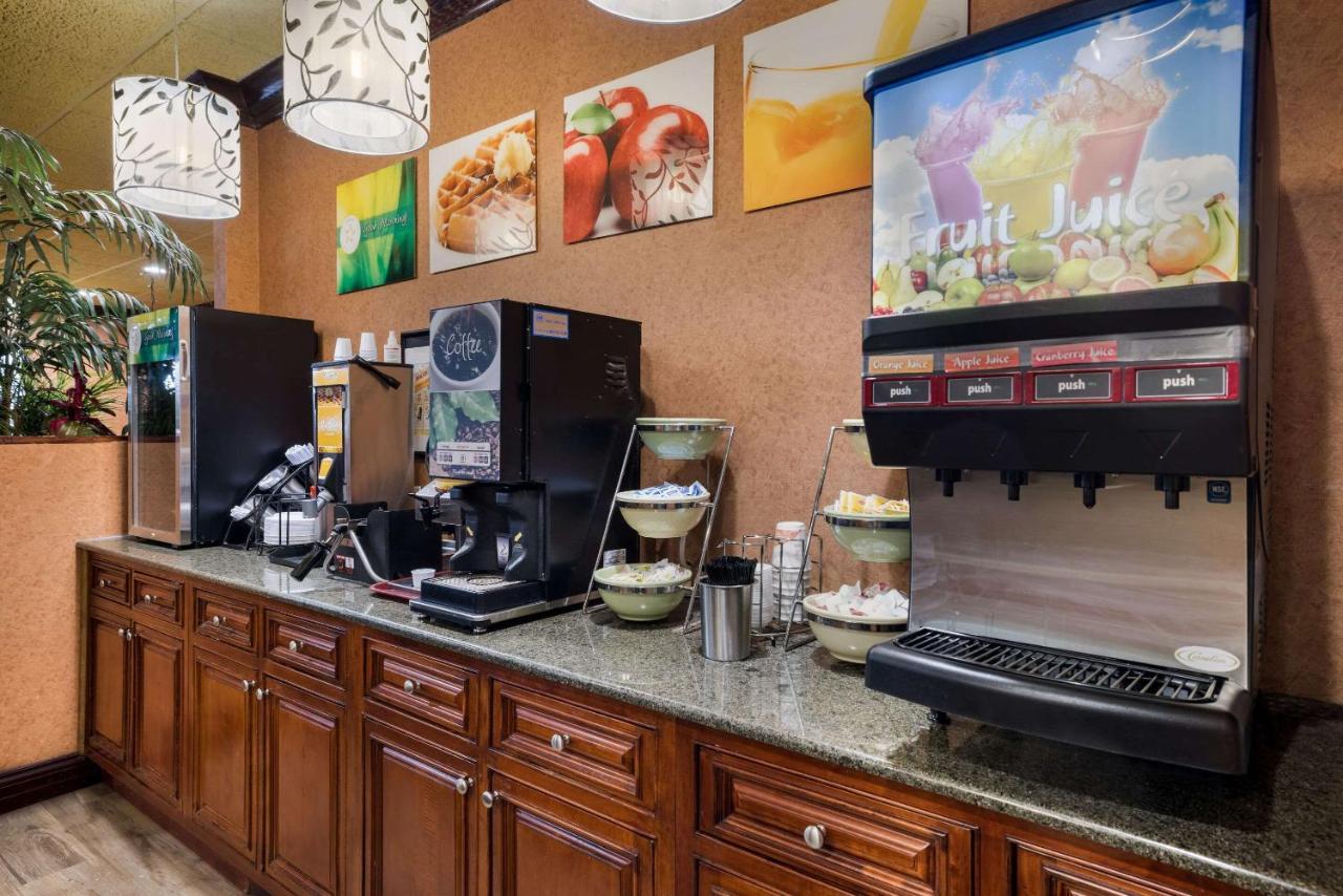 Quality Inn And Suites Fairgrounds - Syracuse Seneca Knolls Экстерьер фото